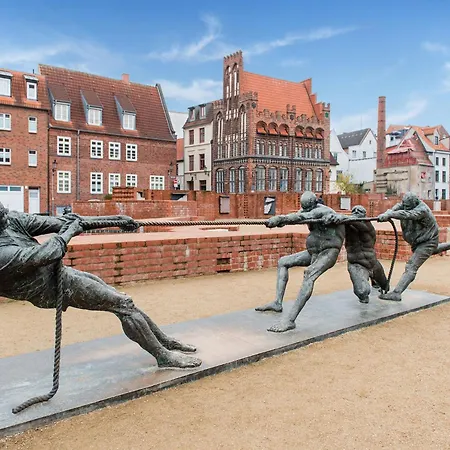 Mit Wintergarten In Wismar, Cleaning Included *